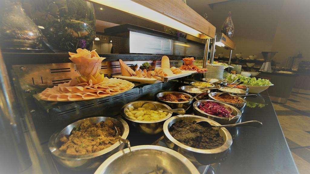 Istanbul Gonen Hotel Extérieur photo A selection of German salads