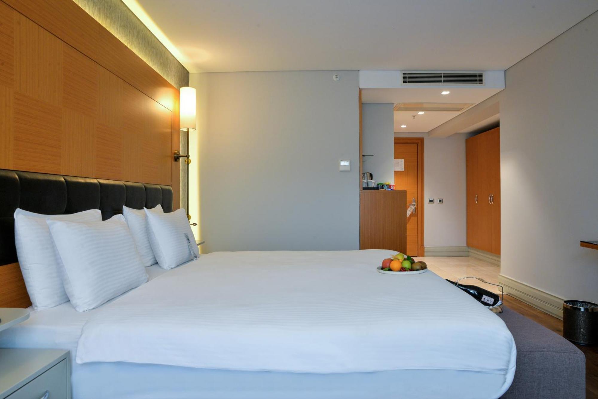 Istanbul Gonen Hotel Extérieur photo A room at the hotel