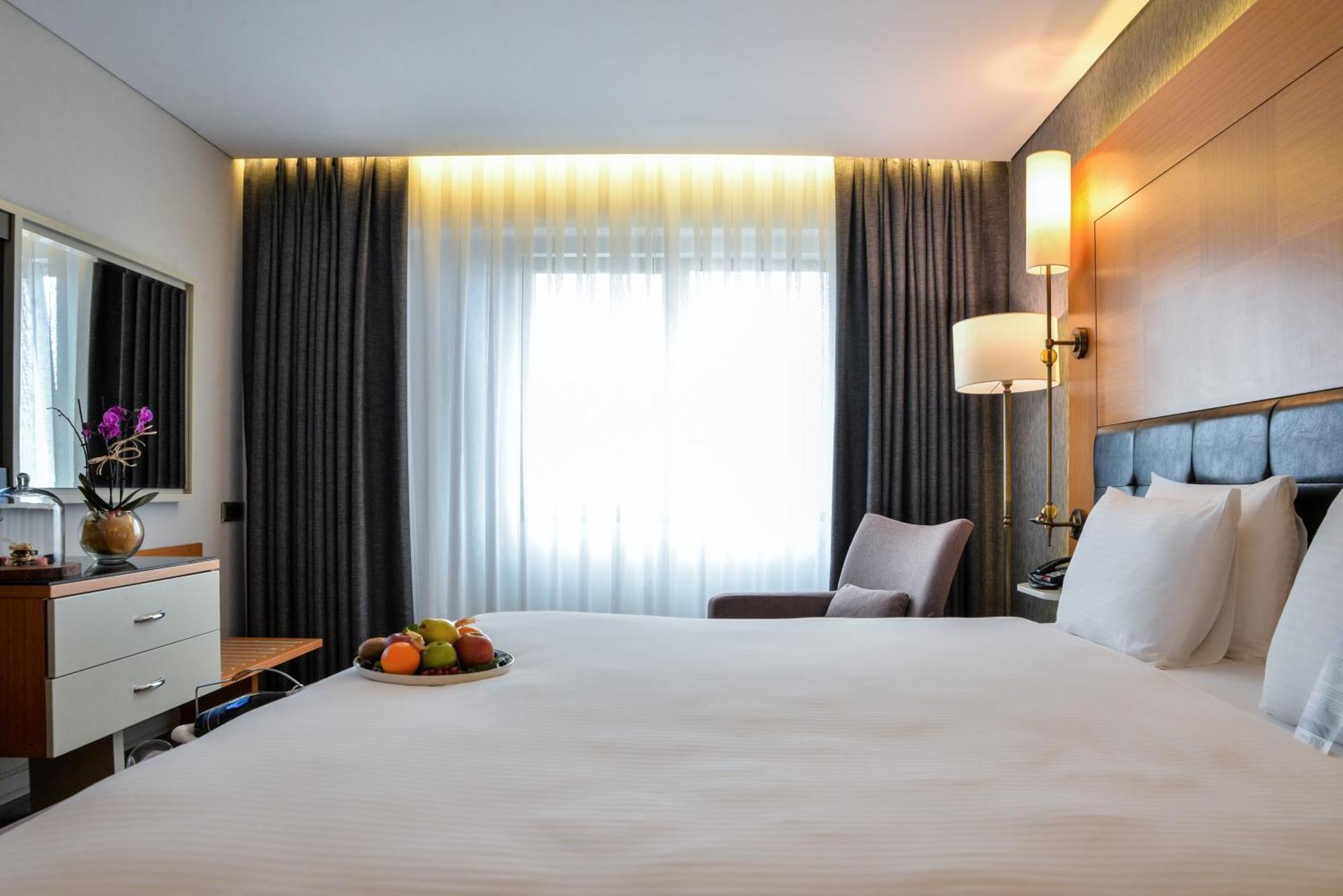 Istanbul Gonen Hotel Extérieur photo A room at the hotel
